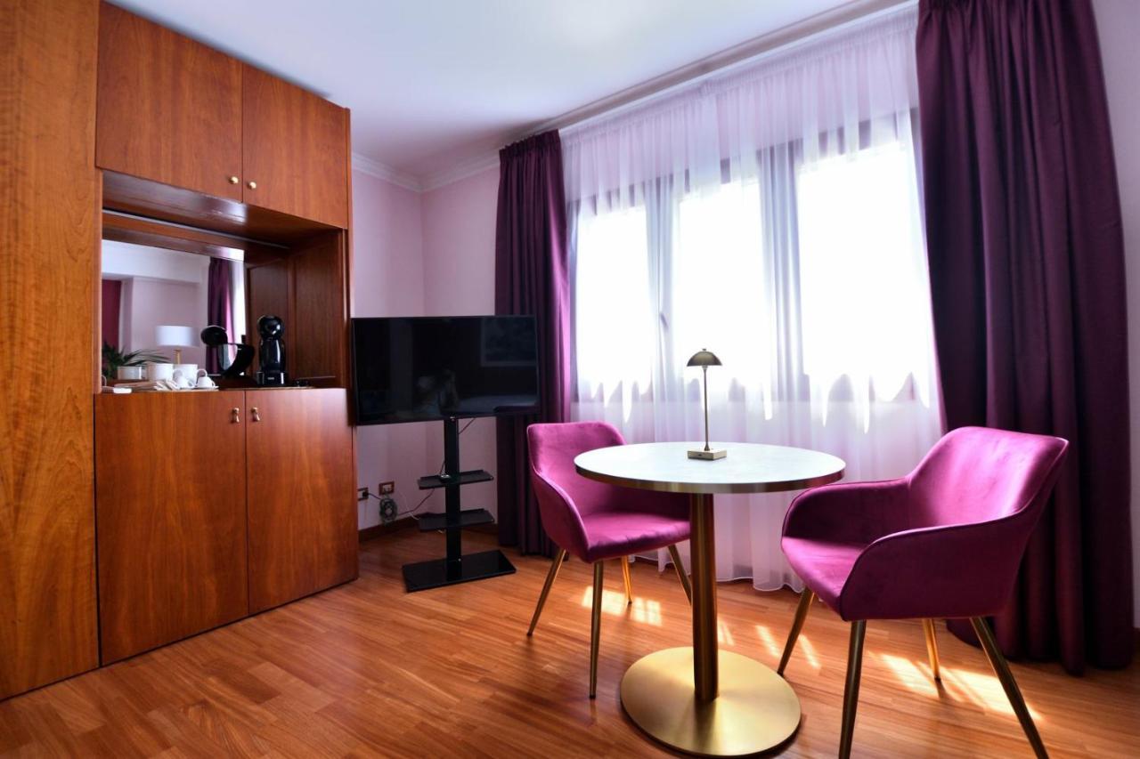 Le Cinema Bed and Breakfast Formia Exterior foto