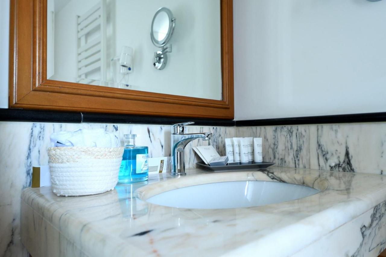 Le Cinema Bed and Breakfast Formia Exterior foto