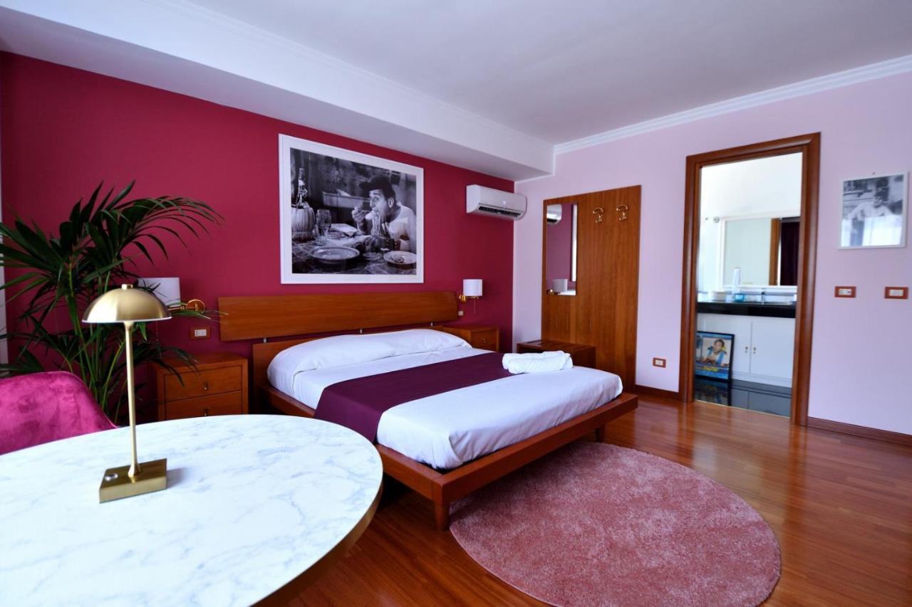 Le Cinema Bed and Breakfast Formia Exterior foto
