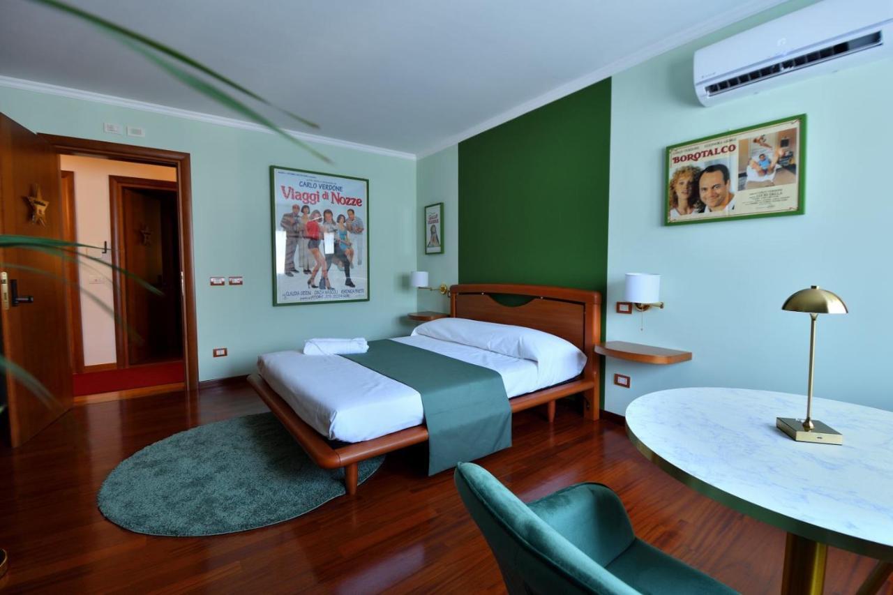 Le Cinema Bed and Breakfast Formia Exterior foto