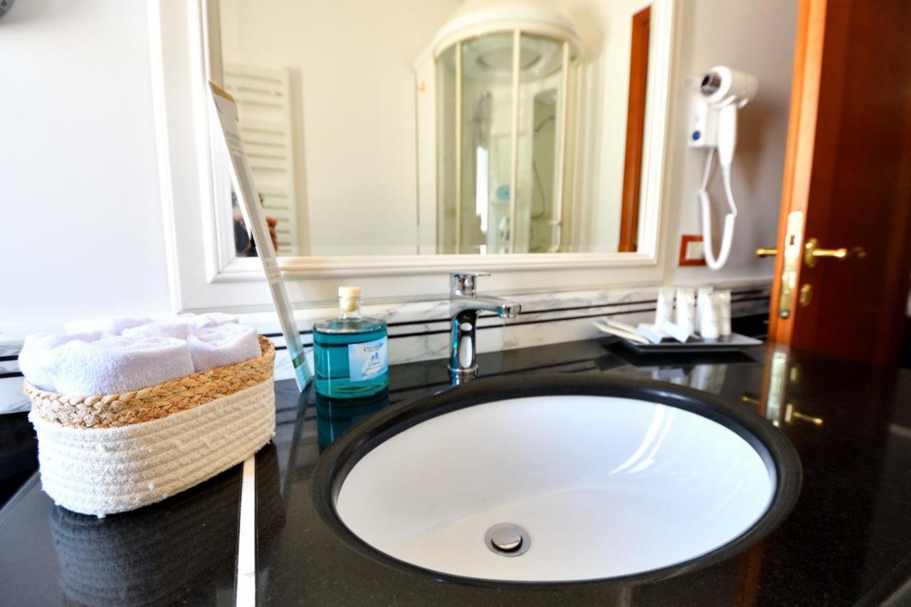 Le Cinema Bed and Breakfast Formia Exterior foto