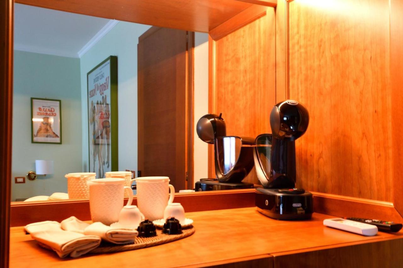 Le Cinema Bed and Breakfast Formia Exterior foto