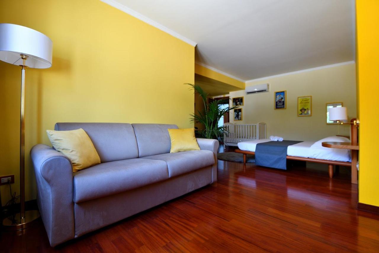 Le Cinema Bed and Breakfast Formia Exterior foto