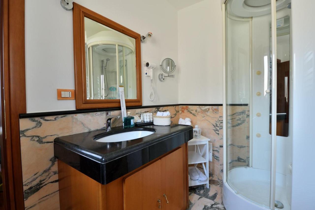 Le Cinema Bed and Breakfast Formia Exterior foto
